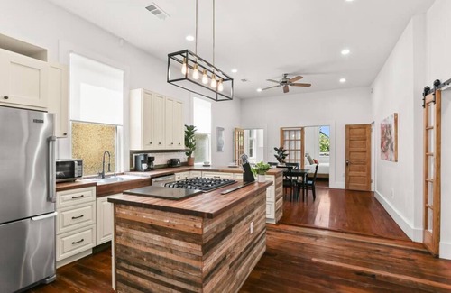 South 7th Ward House | Beautifully Restored Home, steps to FQ & Bourbon!!