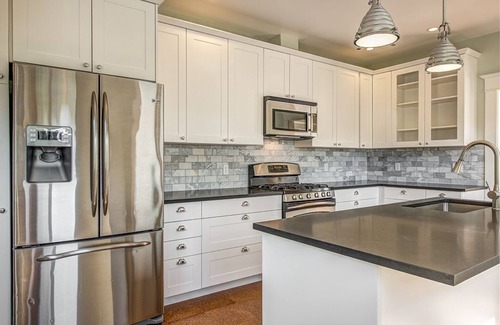 Ballard House | Beautifully restored 1909 home 5bedroom/2bath perfect walkable Ballard location!