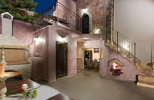Melidoni Villa | Beautifully restored character Villa with Spacious Garden, 38sqm Pool and BBQ!
