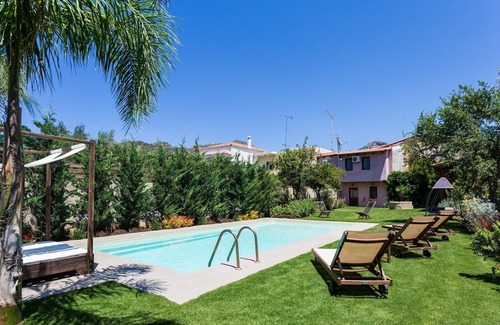 Melidoni Villa | Beautifully restored character Villa with Spacious Garden, 38sqm Pool and BBQ!