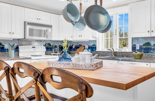 North Bridgton Cottage | Beautifully restored historical cottage in neighborhood alongside Long Lake, ME