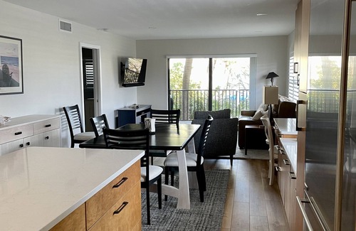 Belleair Beach Condo | Beautifully Updated Beachside Condo!