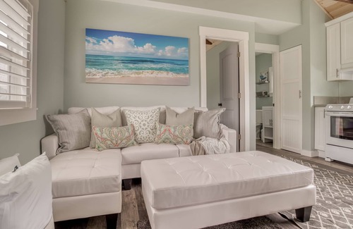Rockaway Beach House | Beautifully Updated King Bedroom Cottage with Fireplace is 68 Steps from Beach!