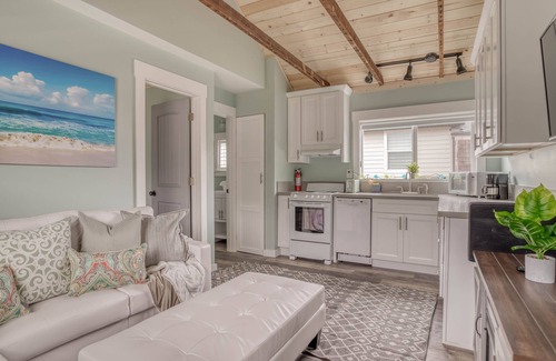 Rockaway Beach House | Beautifully Updated King Bedroom Cottage with Fireplace is 68 Steps from Beach!