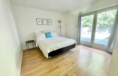 Acton House | Beautifully Updated 3bd/2ba, 2 Car Garage!