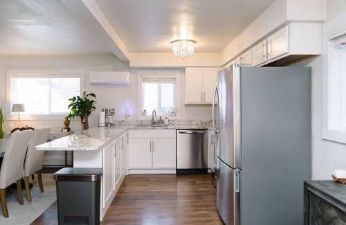 Cody House | Beautifully updated 2-bed, 1-bath home in downtown Cody. Sleeps 5!