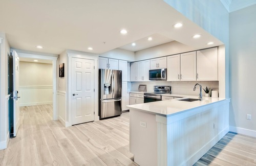 Crystal Beach Apartment | Beautifully Updated 2BR Corner Unit Inn at Crystal Beach 201B
