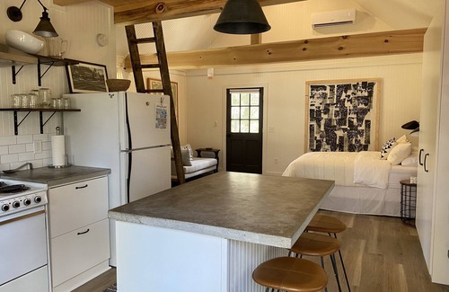 Saluda Cottage | Beautifully updated cottage near Greenville, Asheville and Tryon