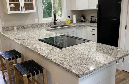 Moose Can Gully Apartment | Beautifully updated home in the South Hills