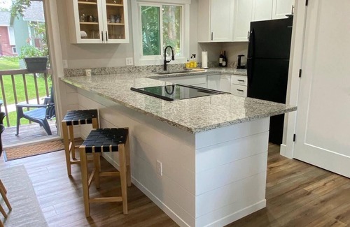 Moose Can Gully Apartment | Beautifully updated home in the South Hills