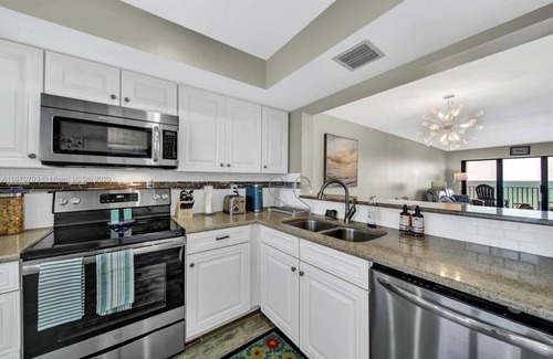 Hutchinson Island South Condo | Beautifully Upgraded 2 bedroom, 2 bath fully furnished beachfront condo.