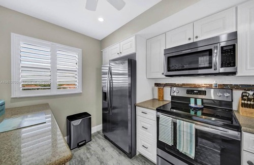 Hutchinson Island South Condo | Beautifully Upgraded 2 bedroom, 2 bath fully furnished beachfront condo.