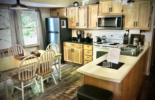 Maggie Valley Cabin | Beautifully Wooded & Serene Setting (Hot Tub)
