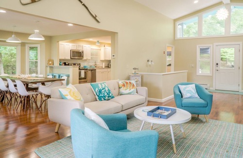 North Lake George House | Beauty and Seclusion on Unspoiled Northern Lake George Awaits You!