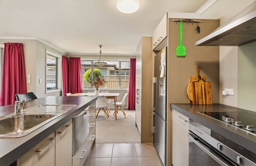 Alexandra House | Beauty on Bantry - Alexandra Holiday Home