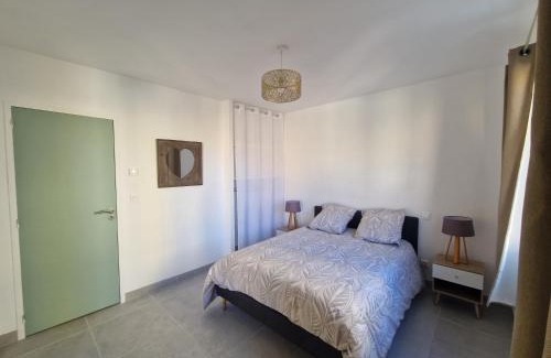 Boujan-sur-Libron Apartment | Beaux Souvenirs