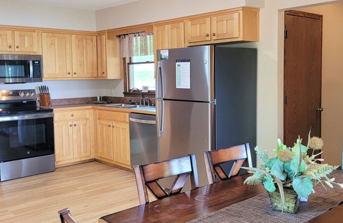 Sylvan Shores House | Beaver Lake House w/Game Room, Lake View, Dock Access Swim Deck, Eureka Springs