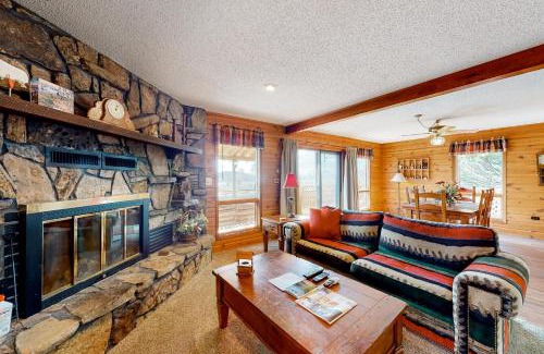 Eureka Springs House | Beaver Lake Retreat