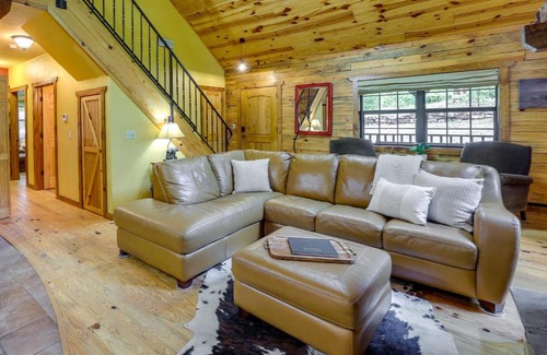 Sylvan Shores House | Beaver Lake Vacation Rental with Private Hot Tub!