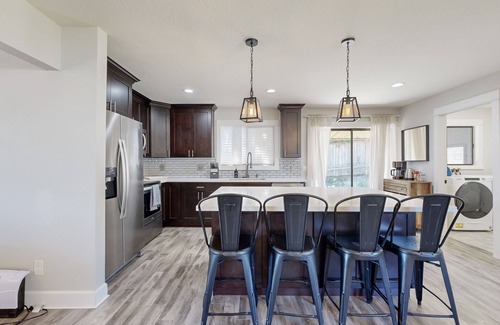 Beaverton House | Beaverton Bliss, where luxury meets tranquility with mountain views