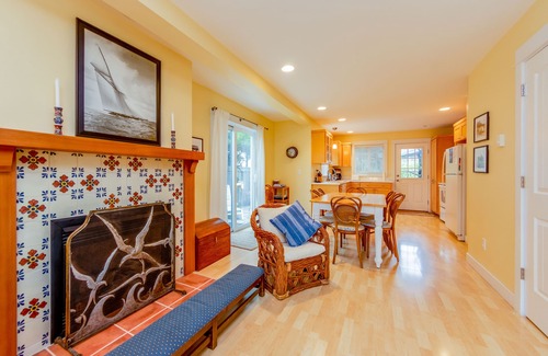 Manzanita House | Becalmed MCA#1653-Fenced yard, 1/4 block to beach, dogs ok, Gas Fireplace