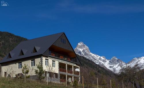 Bagvdanari House | Becho House