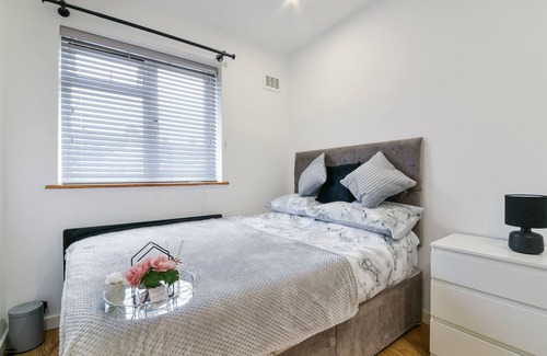 Downham House | Beckenham Palace - Self Check-in - Sleeps 4 - Free Parking - Trains to the City