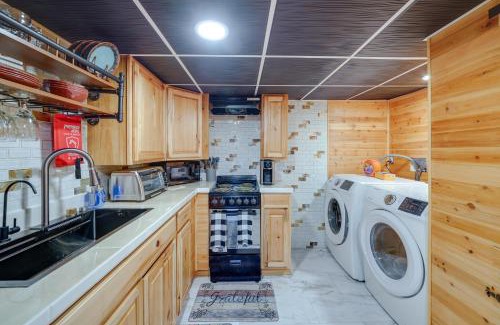 Beckley Apartment | Beckley Studio with Private Hot Tub and Home Gym!