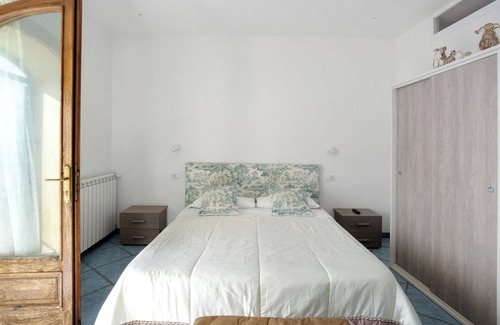 San Michele Bed & Breakfast | Bed and Breakfast 'Camera Fiordo Con Vista Mare' with Sea View, Wi-Fi and Air Conditioning