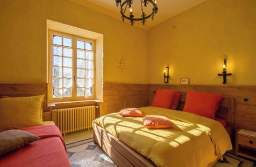 Pluvigner Bed & Breakfast | Bed and Breakfast 'Chambre Lancelot' with Shared Terrace, Shared Garden and Wi-Fi
