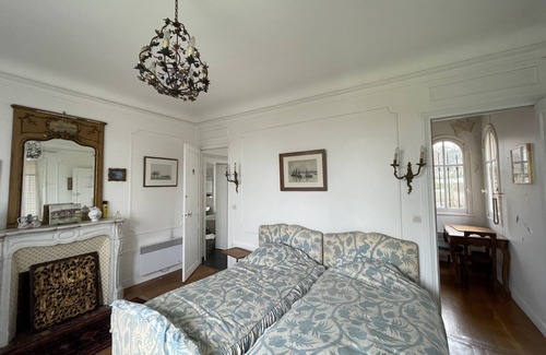 Poissy Bed & Breakfast | Bed and Breakfast, Charming House, 20 min From Paris , Garden