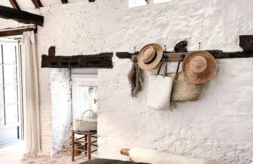 Tourtoirac Bed & Breakfast | Bed and Breakfast 'Domaine De Pragelier, Le Cottage' with Shared Pool