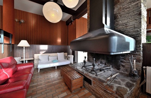 Garin House | Bed and Breakfast 'La Moraine N°3 - Chambre 4 Pers' with Mountain View, Private Terrace and Garden