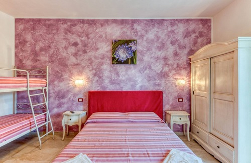 Salve Bed & Breakfast | Bed and Breakfast 'Tallyho Garofano' with Shared Terrace, Wi-Fi and Air Conditioning