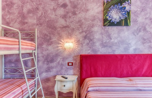 Salve Bed & Breakfast | Bed and Breakfast 'Tallyho Garofano' with Shared Terrace, Wi-Fi and Air Conditioning