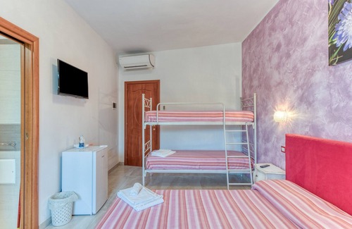 Salve Bed & Breakfast | Bed and Breakfast 'Tallyho Garofano' with Shared Terrace, Wi-Fi and Air Conditioning