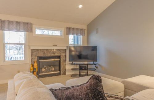 Saugatuck House | Bed & Birdie - New Vacation Rental - Close to golf course & downtown