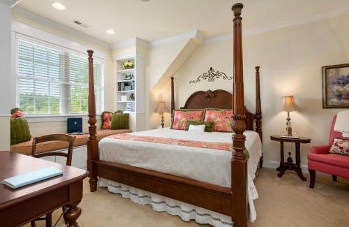 Mills River Bed & Breakfast | Bed & Breakfast on Tiffany Hill