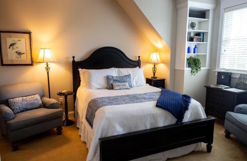 Mills River Bed & Breakfast | Bed & Breakfast on Tiffany Hill