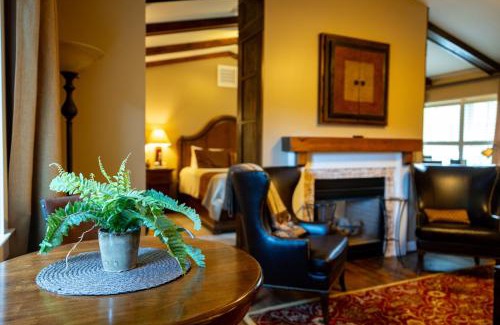 Mills River Bed & Breakfast | Bed & Breakfast on Tiffany Hill