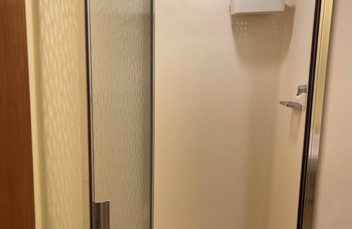 Silver Spring House | BED, PILLOW, SHOWER, FRIDGE &n MW