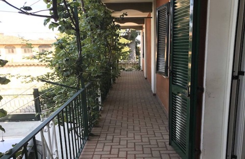 La Morra Apartment | Bed & Roses "Meni"