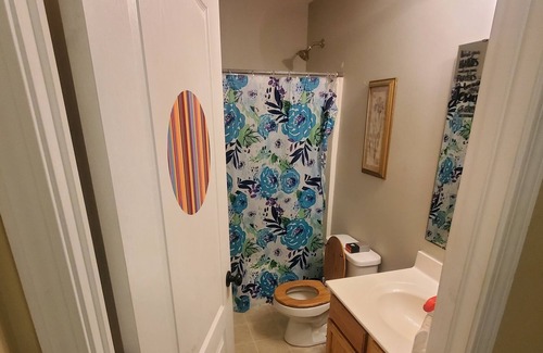 Mount Mourne House | Bedroom and Private Bathroom