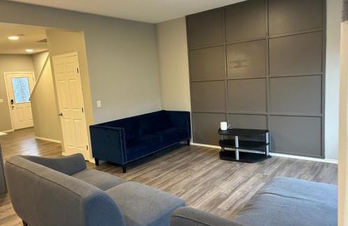 Southwest Edmonton House | Bedroom SW Edmonton HWY 2 near YEG