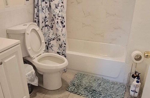 Hyde Square House | Bedrooms near Fenway & Downtown Boston