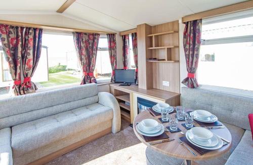 Kinclaven Resort | Beech Hedge