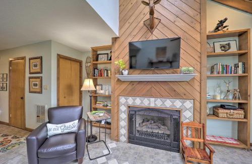 Beech Mountain Apartment | Beech Mountain Ski Condo with Private Balcony!