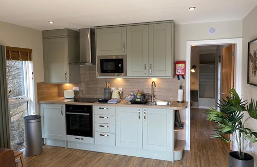 Cupar Apartment | Beechnut Lodge with Hot Tub