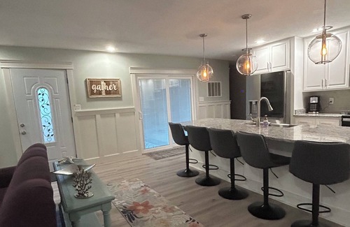 Campbellsville House | Beechwood Bungalow. Downtown Campbellsville. Newly remodeled!