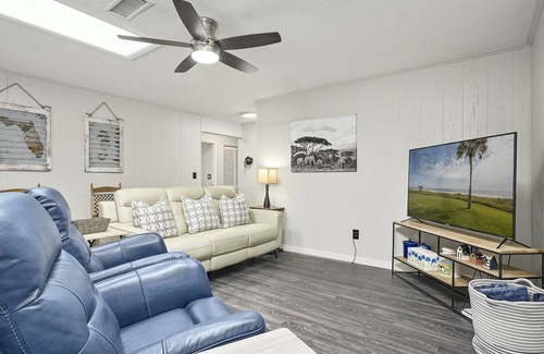 Indian Trails House | Beechwood Oasis | Canal Front, Private Pool!